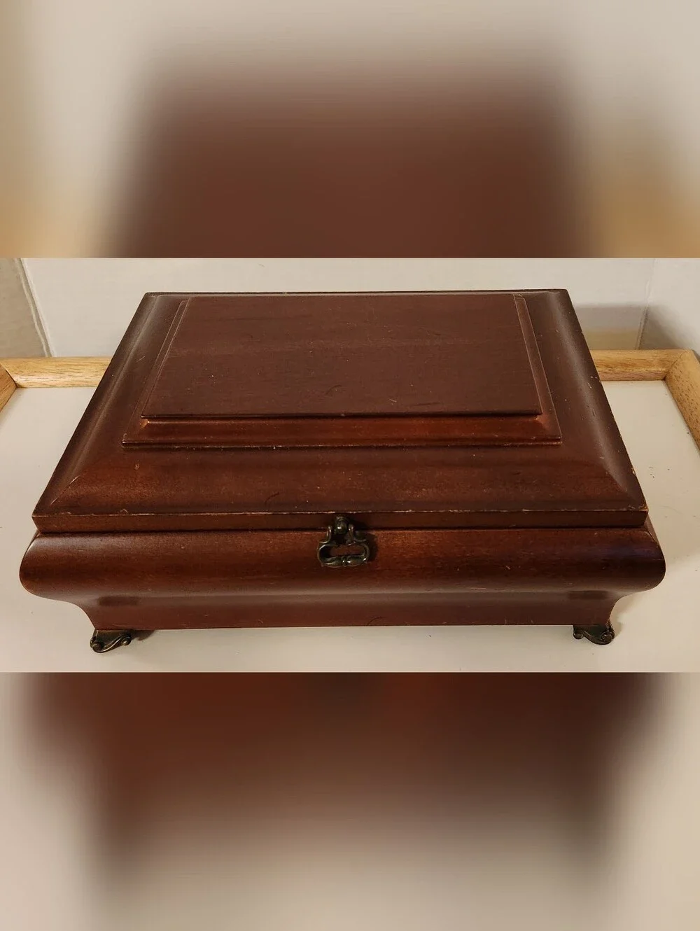 Vintage 1998 Bombay Company Musical Jewelry Box Model 083 Cherry Wood Sankyo
